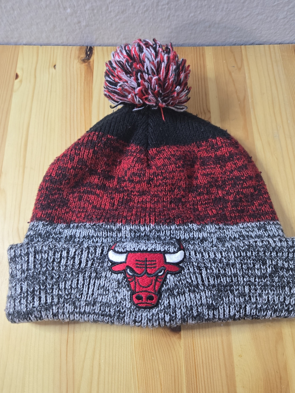 Chicago Bulls Ultra Game NBA Pom Cuffed Beanie Cap Red Black Hat Embroidered